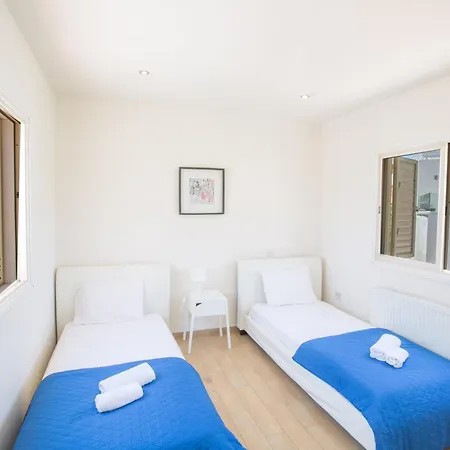 Wunderschoene Mit Privatem Pool Und Grossem Garten بروتاراس